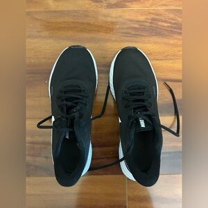 Nike Women’s size 10 Black and White Athletic Shoes